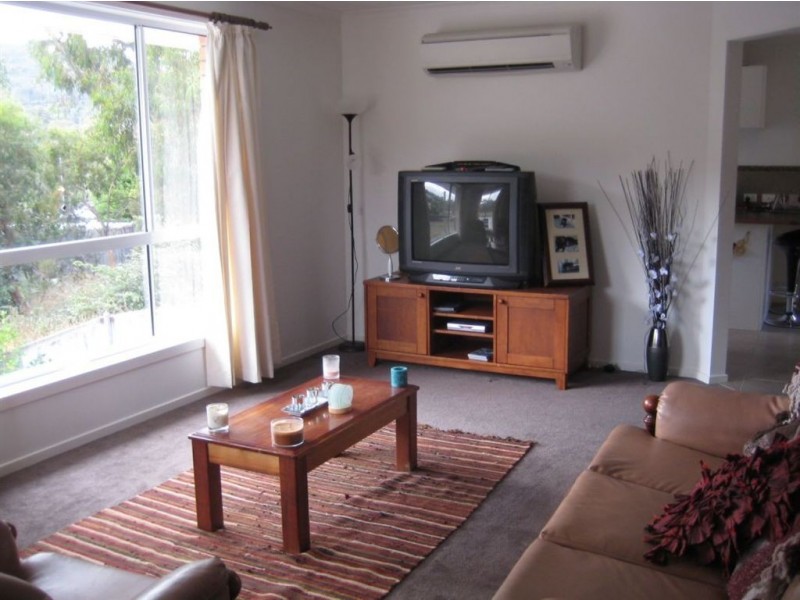 2/146 Abbotsfield Road, Claremont TAS 7011