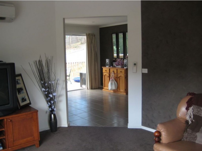 2/146 Abbotsfield Road, Claremont TAS 7011