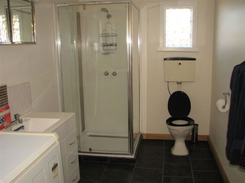 3/8 Tianna Road, Lindisfarne TAS 7015