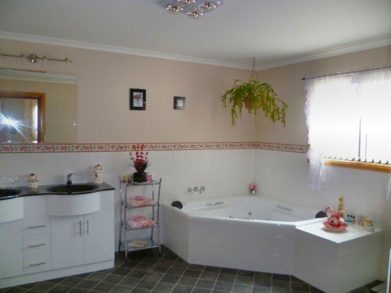 18 George Street, Bothwell TAS 7030