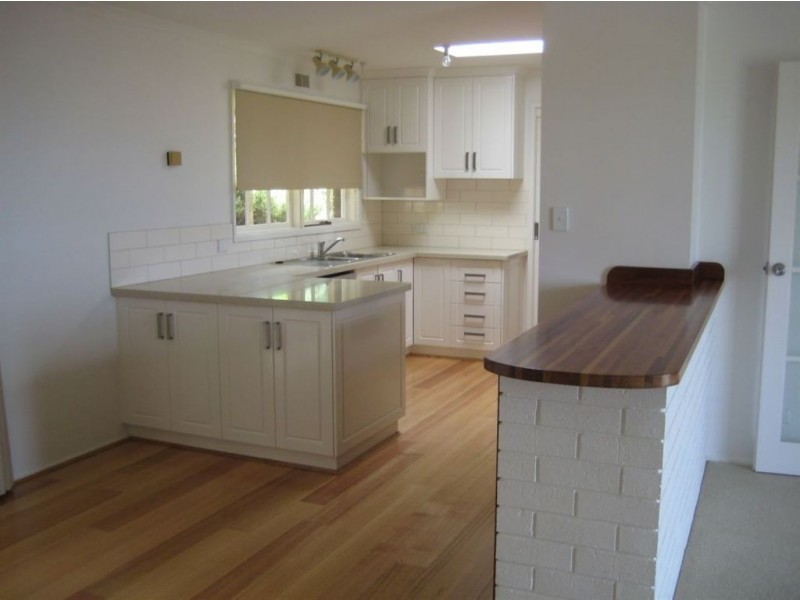 5 Broadwaters Parade, Sandy Bay TAS 7005