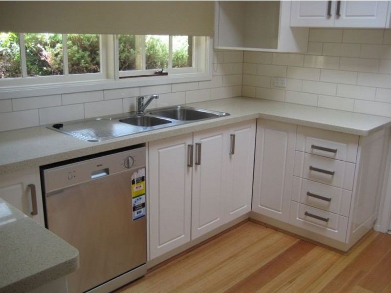 5 Broadwaters Parade, Sandy Bay TAS 7005