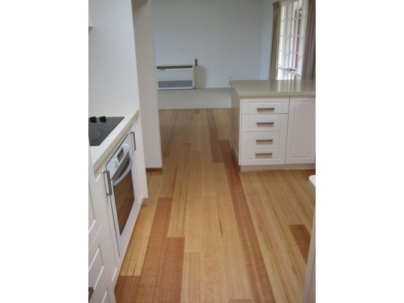 5 Broadwaters Parade, Sandy Bay TAS 7005