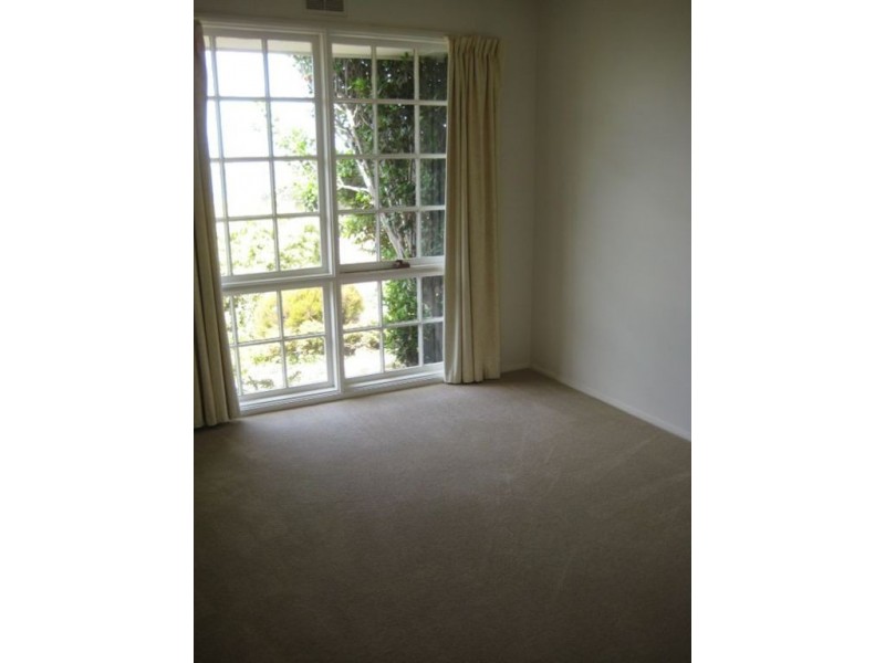 5 Broadwaters Parade, Sandy Bay TAS 7005