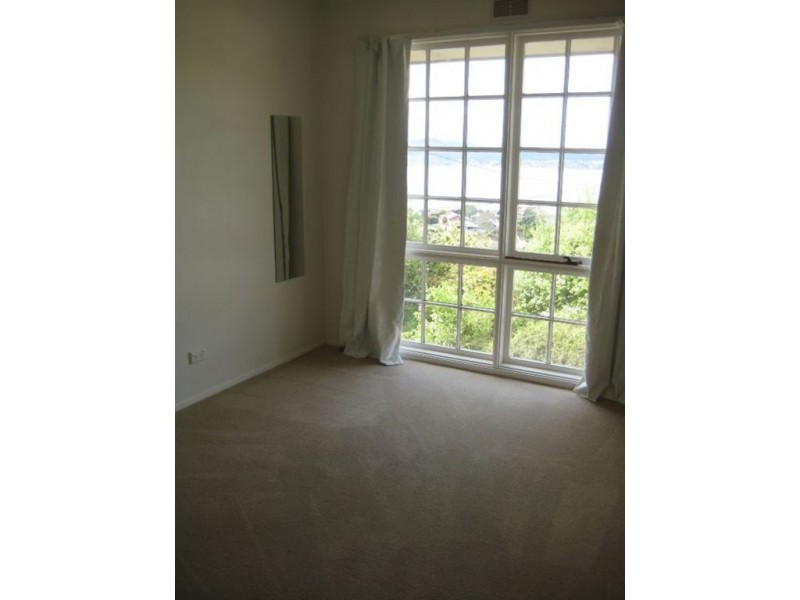 5 Broadwaters Parade, Sandy Bay TAS 7005