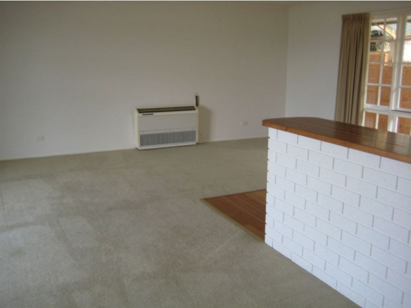 5 Broadwaters Parade, Sandy Bay TAS 7005