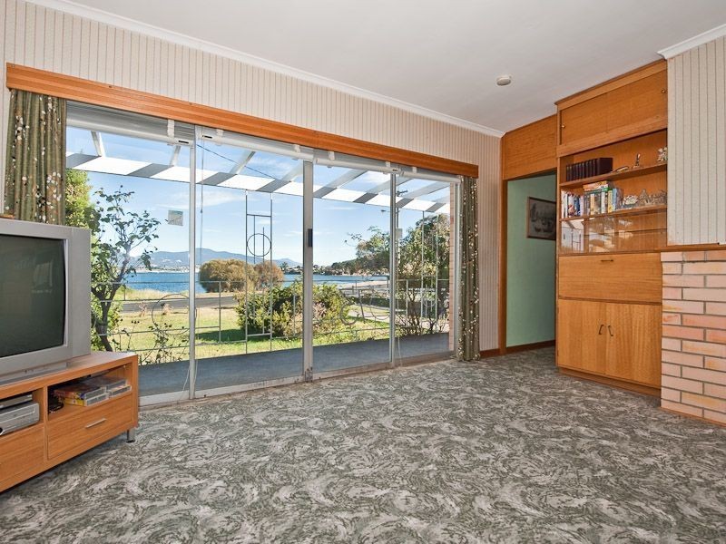 73 Esplanade, Rose Bay TAS 7015