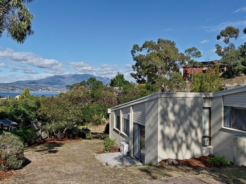 6 Merindah Street, Howrah TAS 7018