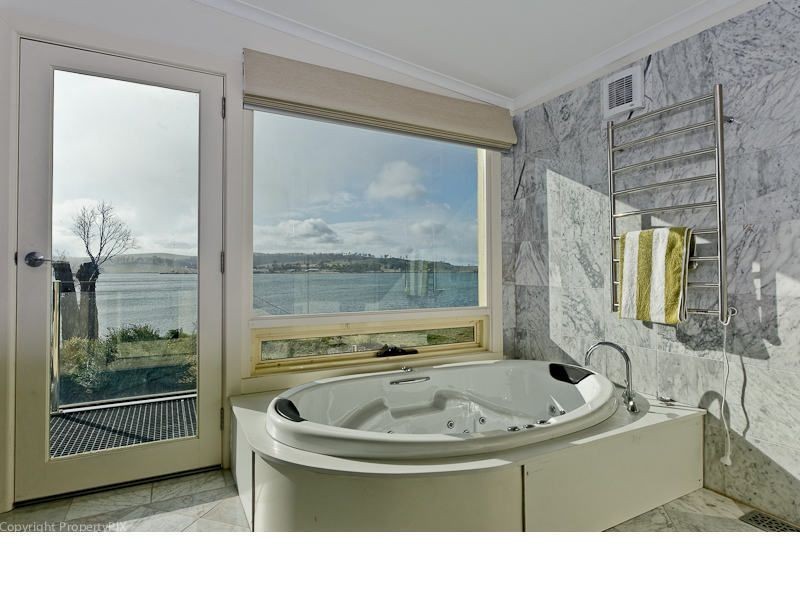 6/2 Louisville Road, Orford TAS 7190