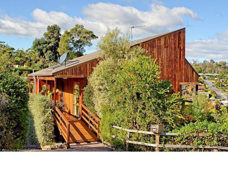 13 Cedar Street, Lindisfarne TAS 7015