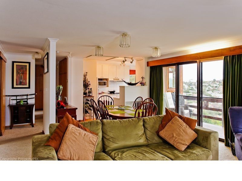 13 Cedar Street, Lindisfarne TAS 7015