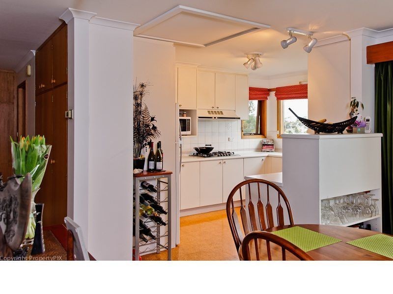 13 Cedar Street, Lindisfarne TAS 7015