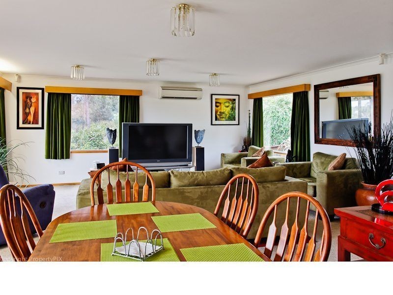 13 Cedar Street, Lindisfarne TAS 7015