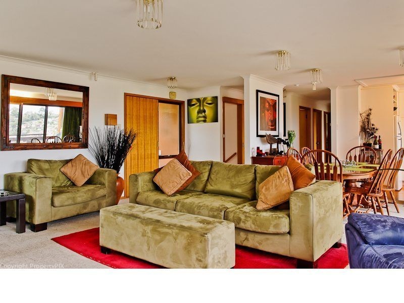 13 Cedar Street, Lindisfarne TAS 7015