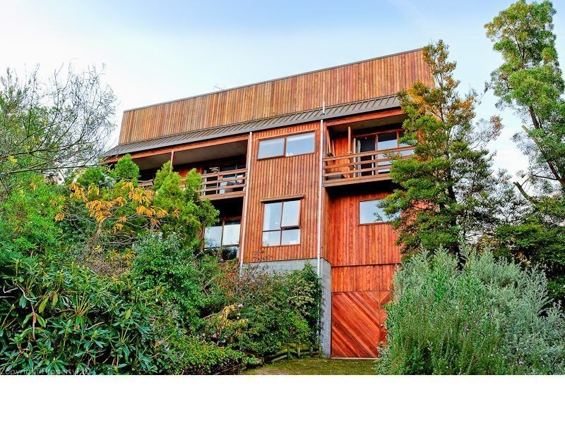 13 Cedar Street, Lindisfarne TAS 7015