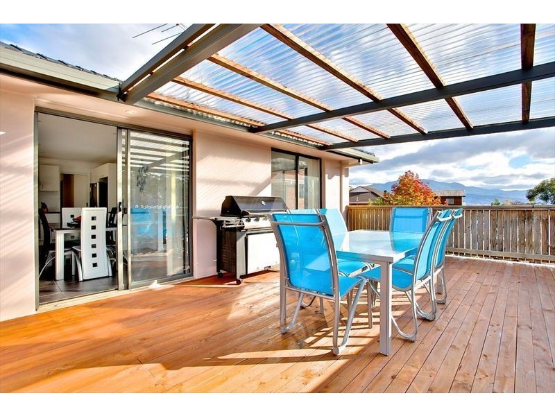 15 Holland Court, Howrah TAS 7018