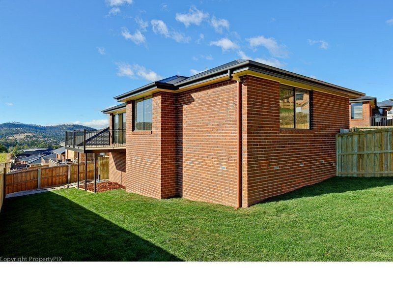 2/14 Glenfern Street, Howrah TAS 7018