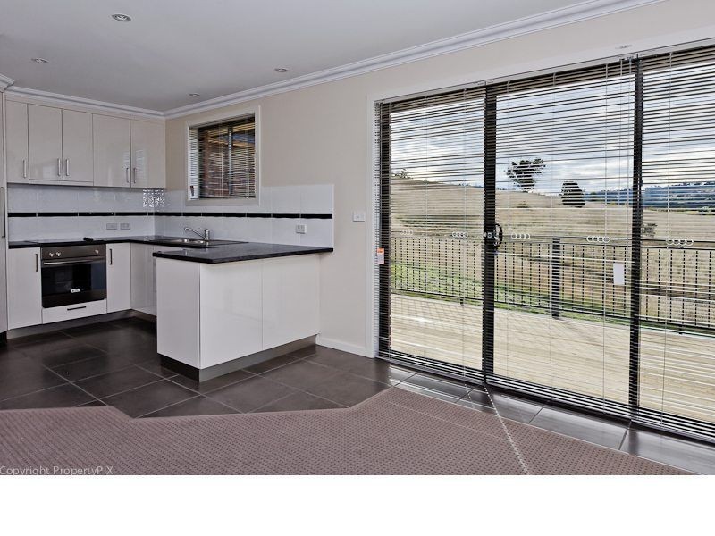 2/14 Glenfern Street, Howrah TAS 7018
