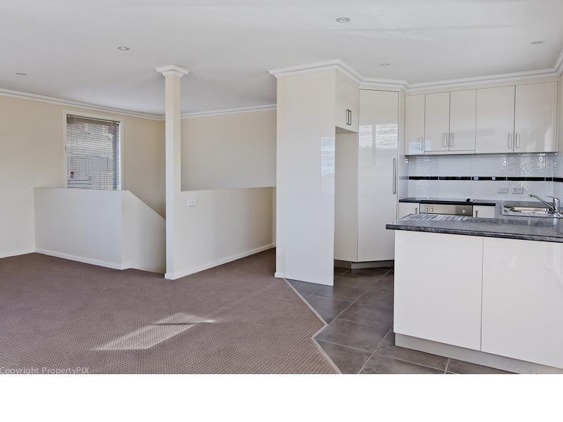2/14 Glenfern Street, Howrah TAS 7018