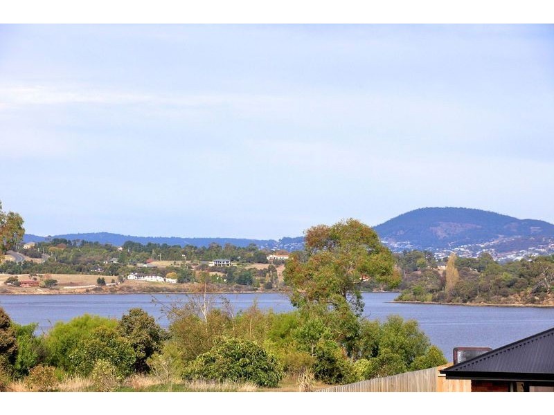 73a+b Churinga Waters Drive, Old Beach TAS 7017