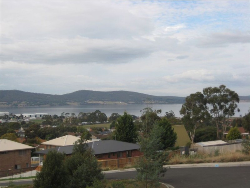 31 Emmaline Court, Rokeby TAS 7019