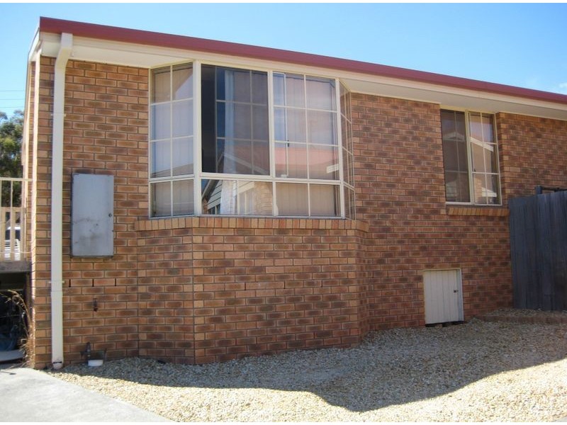 2/38 Cuthbertson Place, Lenah Valley TAS 7008