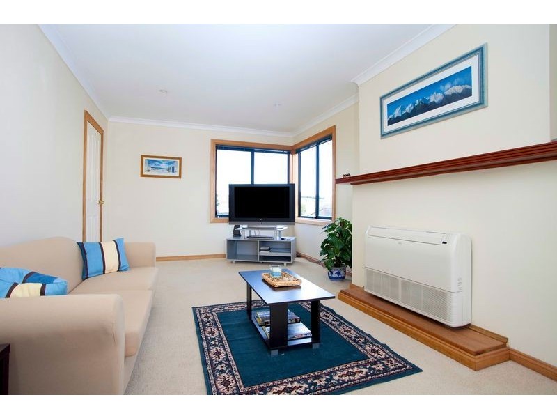 8 Seamew Street, Claremont TAS 7011