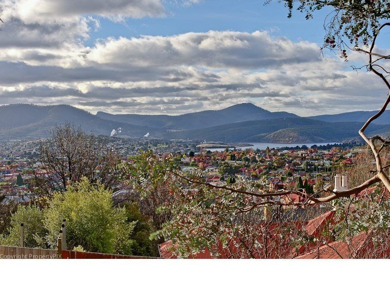 7 Auvergne Avenue, Mount Stuart TAS 7000