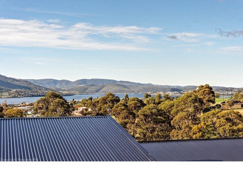 1 Bluegum Court, Claremont TAS 7011