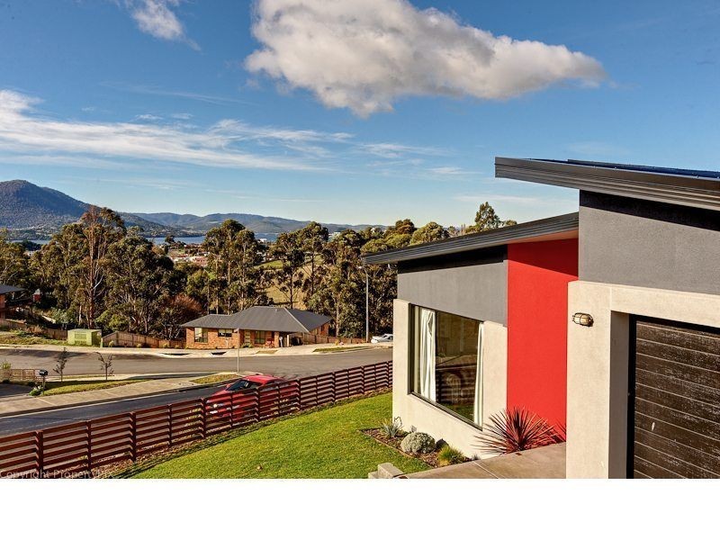 1 Bluegum Court, Claremont TAS 7011
