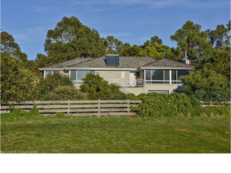 1 Bicheno Street, Clifton Beach TAS 7020