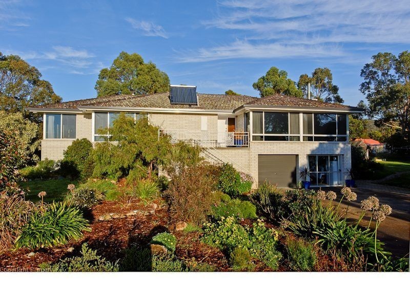 1 Bicheno Street, Clifton Beach TAS 7020