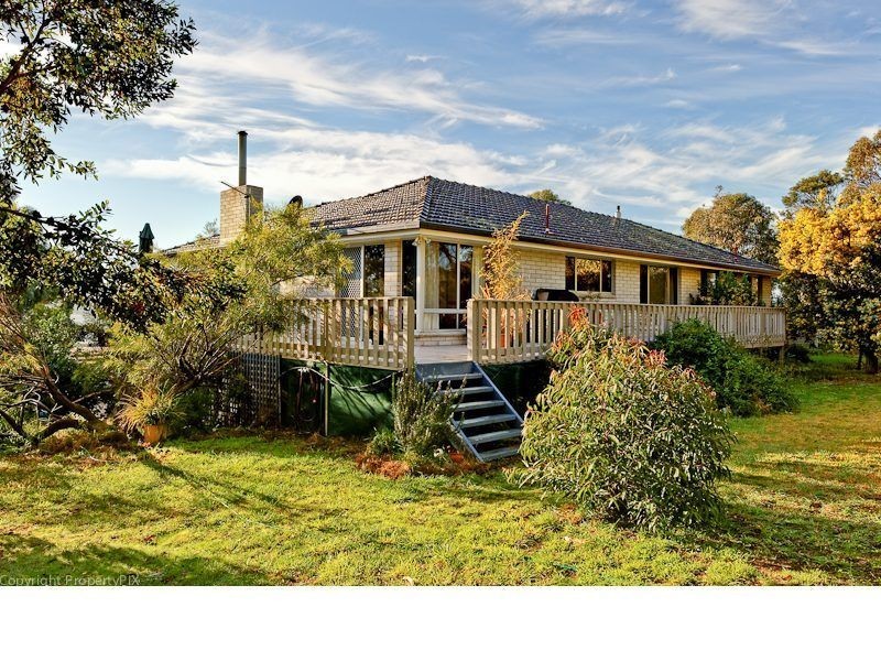 1 Bicheno Street, Clifton Beach TAS 7020