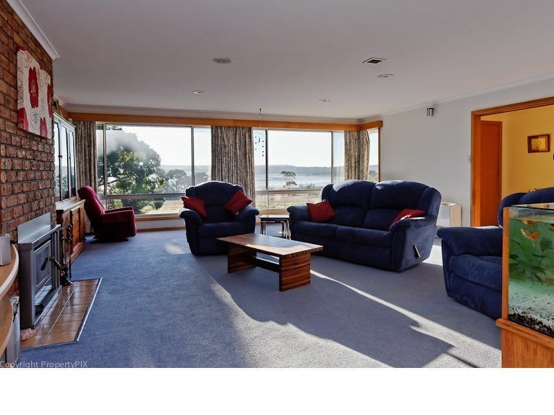 1 Bicheno Street, Clifton Beach TAS 7020