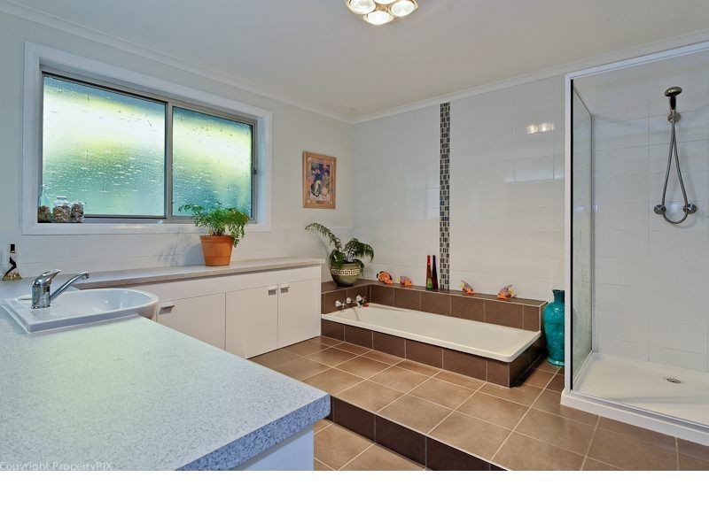 1 Bicheno Street, Clifton Beach TAS 7020