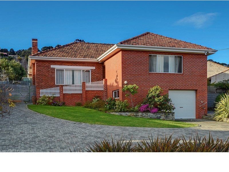 152 East Derwent Highway, Lindisfarne TAS 7015