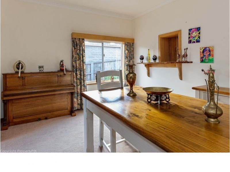 152 East Derwent Highway, Lindisfarne TAS 7015