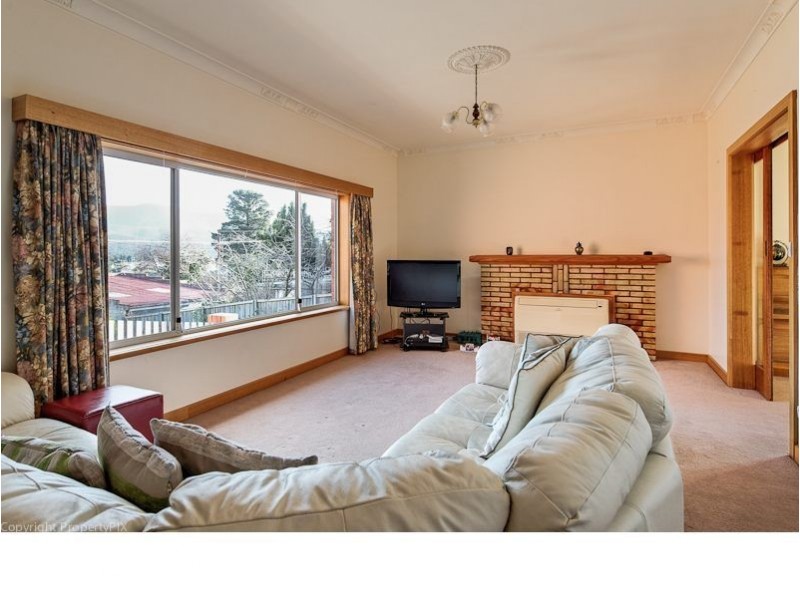 152 East Derwent Highway, Lindisfarne TAS 7015
