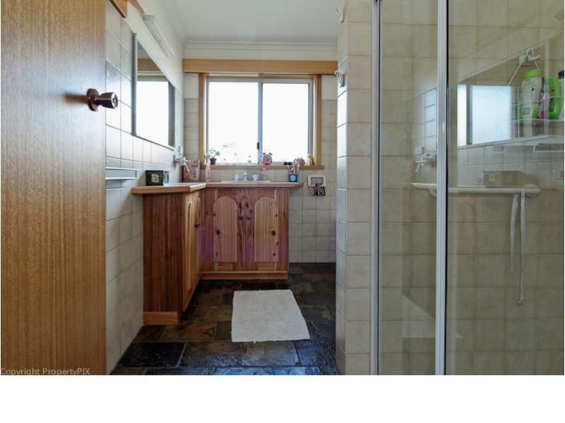 152 East Derwent Highway, Lindisfarne TAS 7015