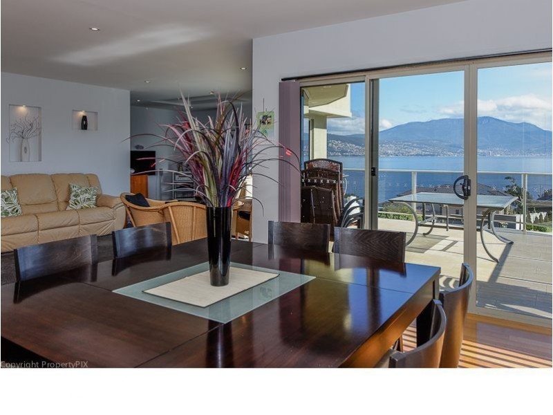4 Parrott Place, Tranmere TAS 7018