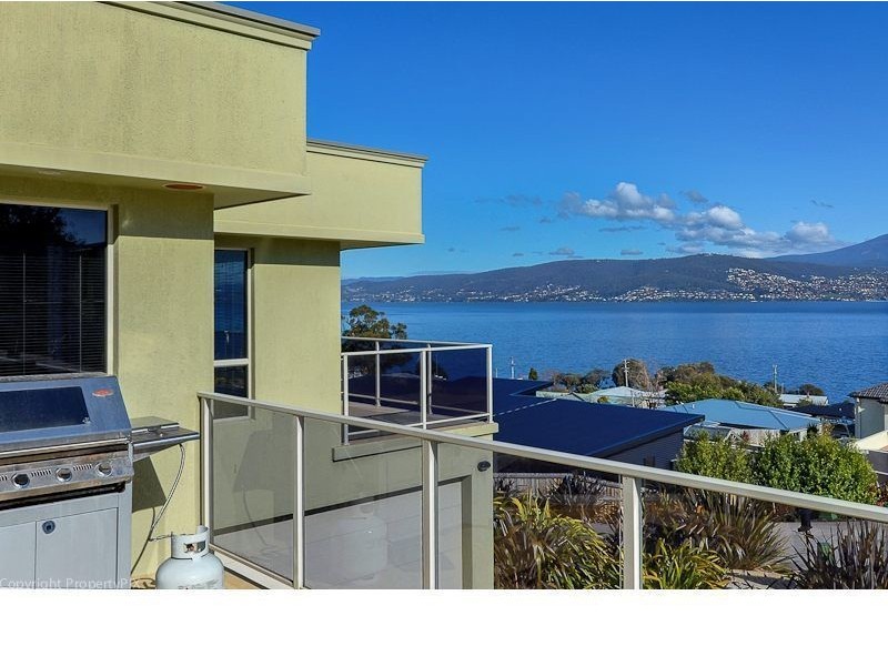4 Parrott Place, Tranmere TAS 7018