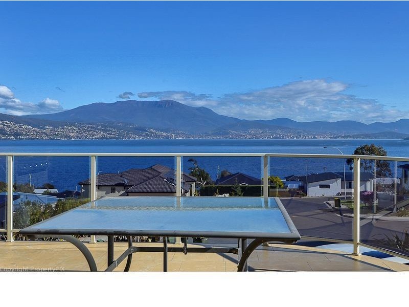 4 Parrott Place, Tranmere TAS 7018