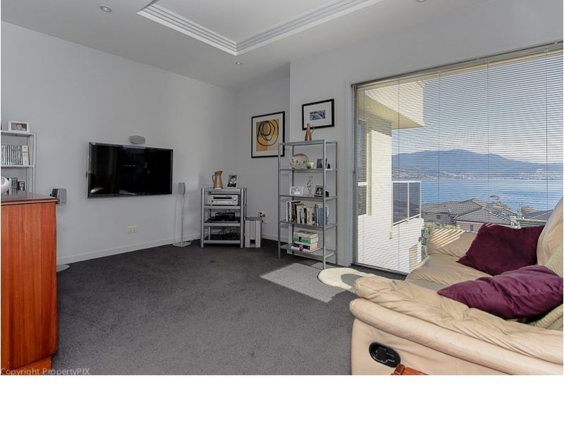 4 Parrott Place, Tranmere TAS 7018