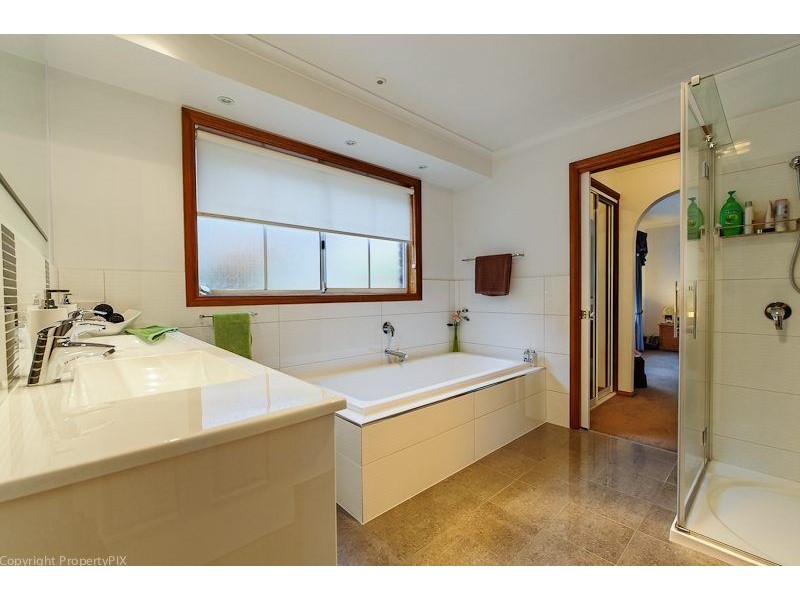 2 McLean Court, Rosetta TAS 7010