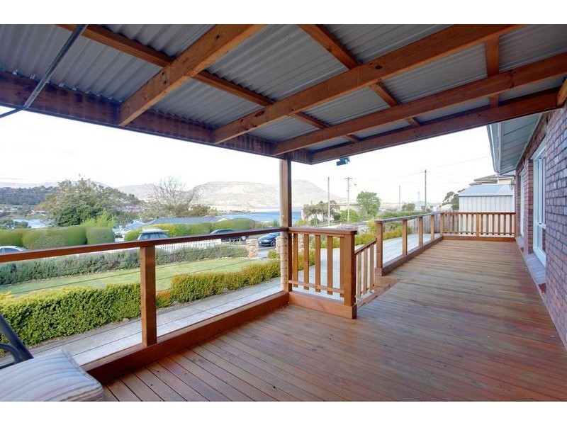 18 Wendourie Parade, Austins Ferry TAS 7011