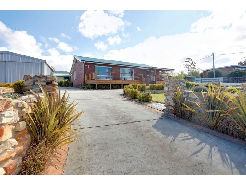 18 Wendourie Parade, Austins Ferry TAS 7011