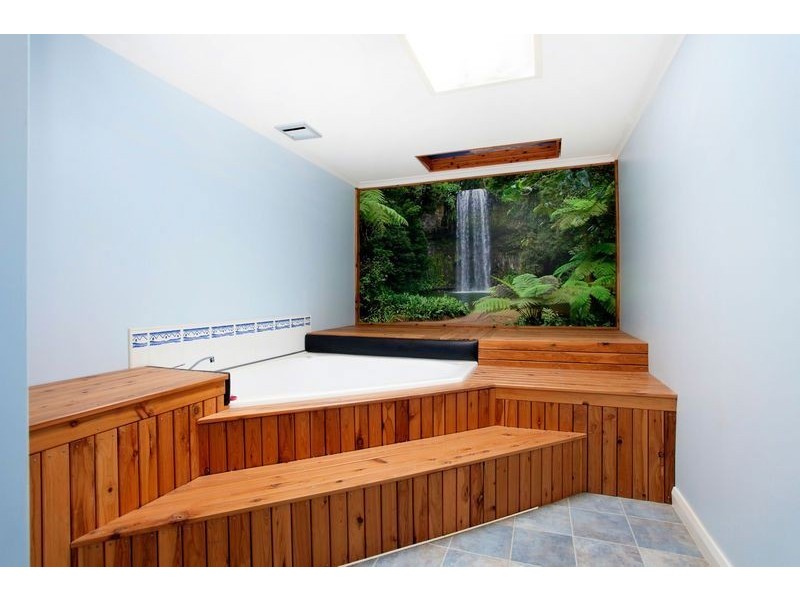 18 Wendourie Parade, Austins Ferry TAS 7011