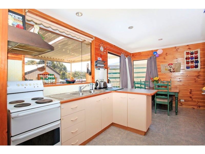16 Rosbar Street, Claremont TAS 7011