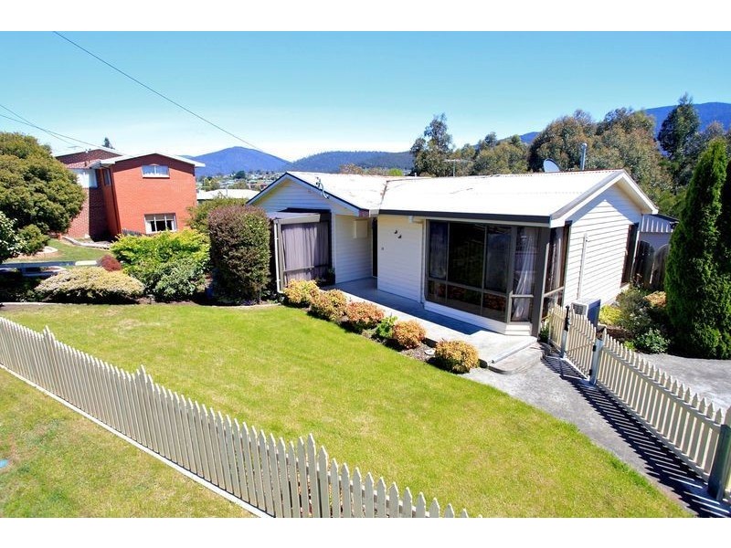 16 Rosbar Street, Claremont TAS 7011