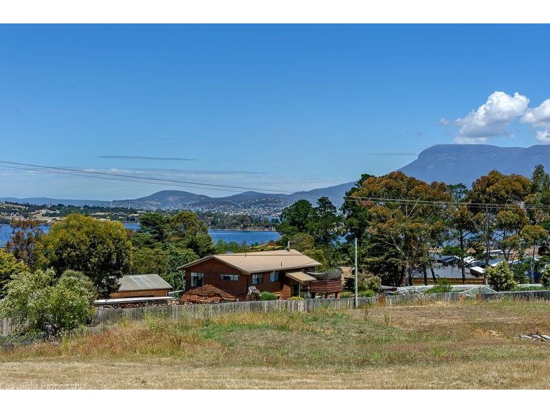 47 Clives Avenue, Old Beach TAS 7017